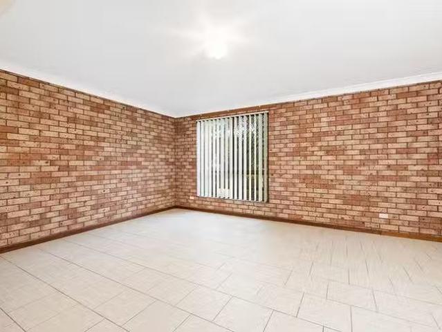 Just in! 73 Northumberland Way, Tumbi Umbi, NSW 2261