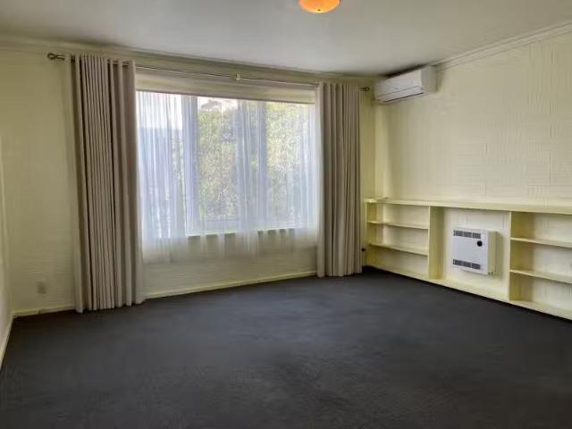 Cozy 7/48 Farnham Street, Flemington VIC 3031