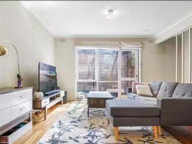 Charming 7/5 Derby Crescent, Caulfield East, VIC 3145
