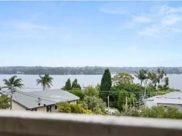 Unique 75 Marine Parade, Nords Wharf House for rent Listed by.
