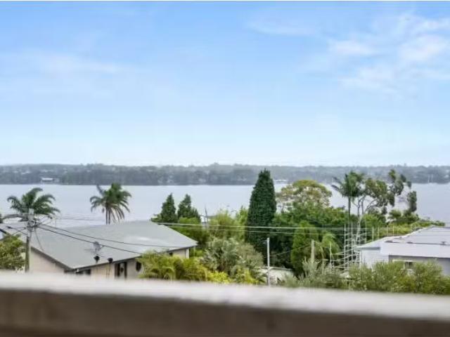Deal! 75 Marine Parade, Nords Wharf House for rent Listed by.