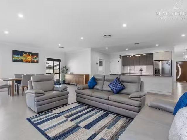 Just in! 76 Coppabella Drive, Gobbagombalin, NSW 2650
