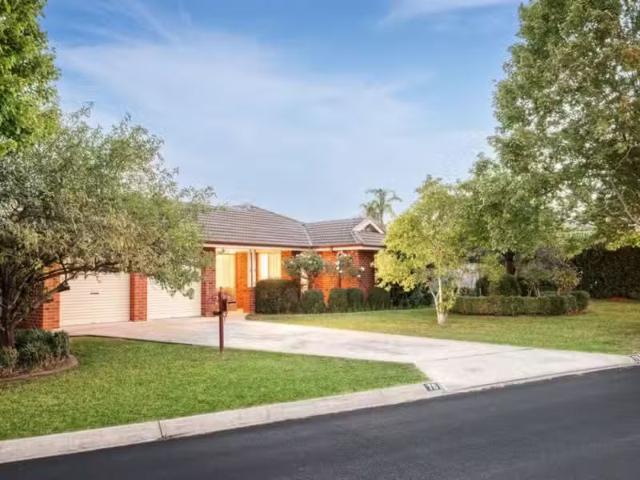 Just in! 76 Dumbrell Circuit, Glenroy House for rent Listed b.