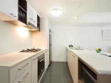 Just in! 7777/128 Charlotte Street, Wynnum, QLD 4178