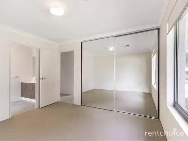 Unique 78 Counsel Road, Coolbellup, WA 6163