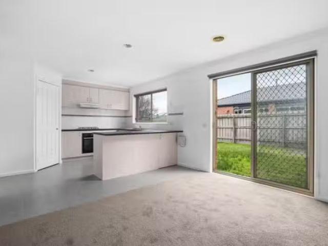 Cheap 78 CALAIS Circuit, Cranbourne West VIC 3977 House For.