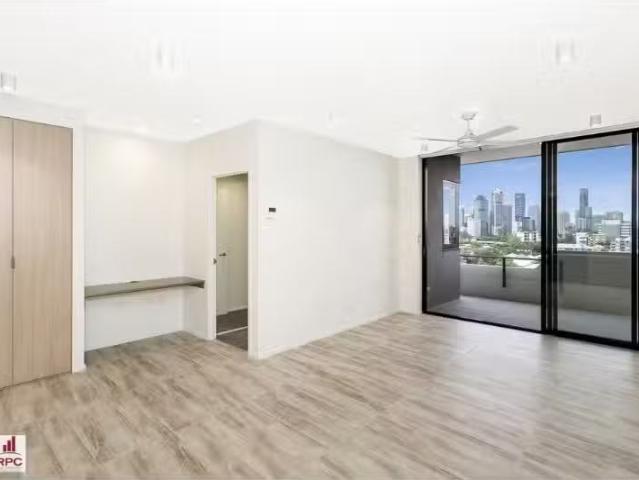 Nice 806/36 Anglesey Street, Kangaroo Point Apartment for rent.