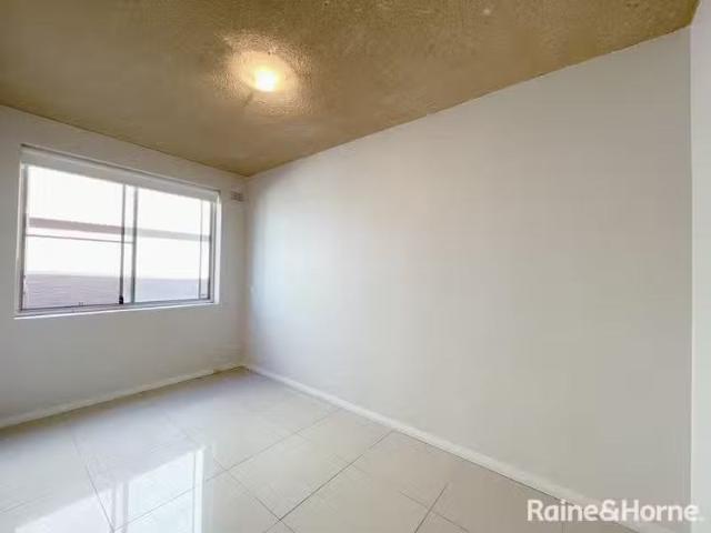 Deal! 8/171 Rowntree Street, Birchgrove NSW 2041