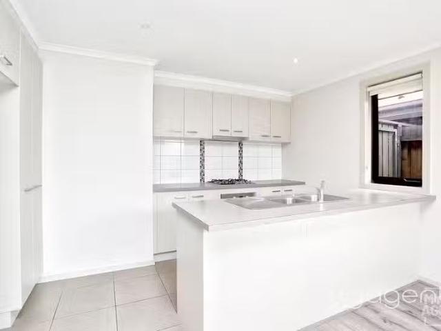 New 8/181 Riversdale Drive, Tarneit, VIC 3029