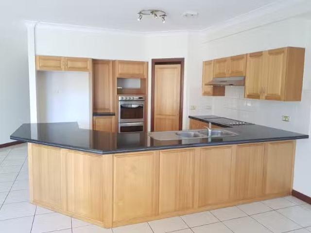 Cozy 81 Crescent Road, CARINGBAH SOUTH House for rent Listed.