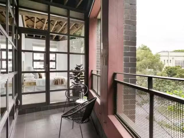 Deal! 82 96 Myrtle Street, Chippendale NSW 2008