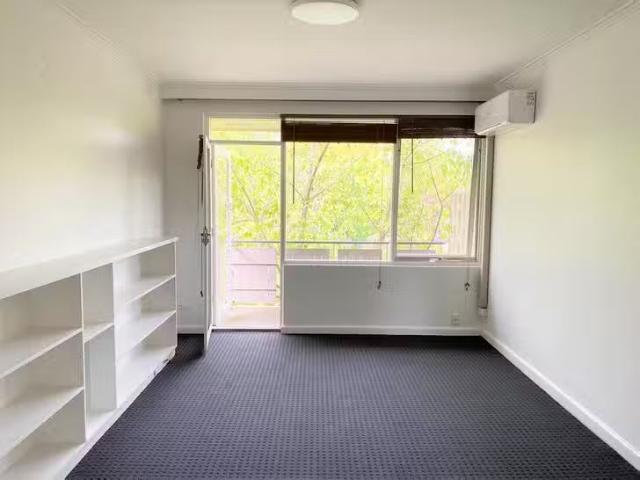Cozy 8/2 Brookfield Court, Hawthorn East, VIC 3123