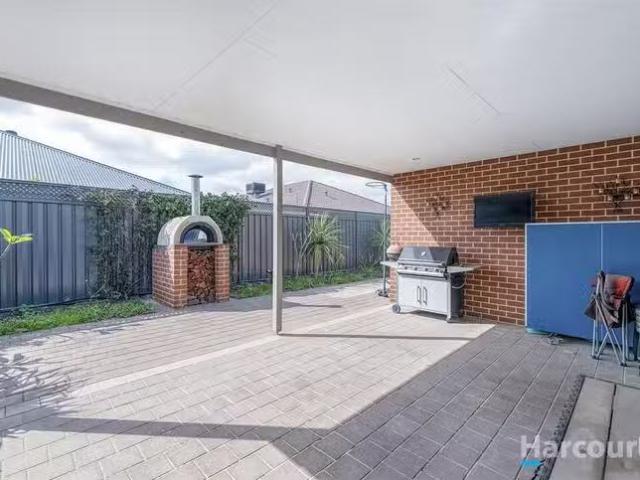 Just in! 82 Glasshouse Drive, Banksia Grove, WA 6031