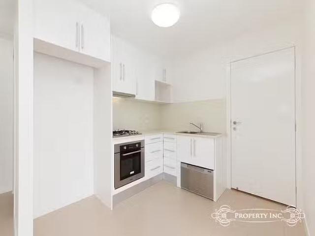 Nice 8/2 Durham Street, Coorparoo, QLD 4151