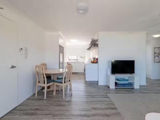 Nice 8/37 Burgess Street, Kings Beach, QLD 4551