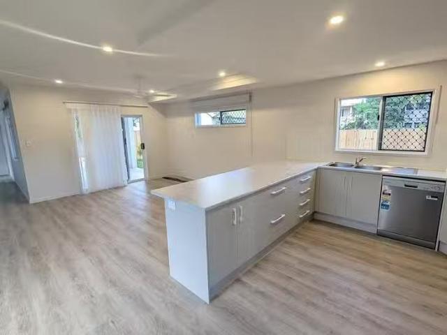 Cozy 83A Boden Street, Edge Hill, QLD 4870