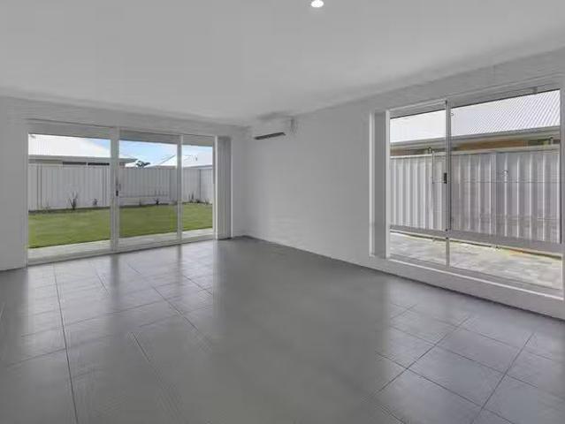 Charming 85 Hampton Road, Pinjarra, WA 6208