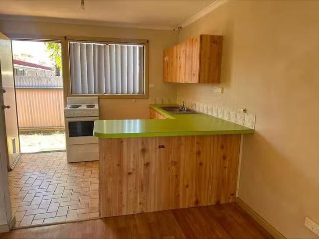 Charming 85A North Terrace, Victory Heights, WA 6432