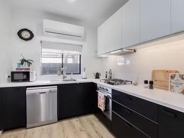 Charming 8/7 11 Findon Road, Woodville South, SA 5011