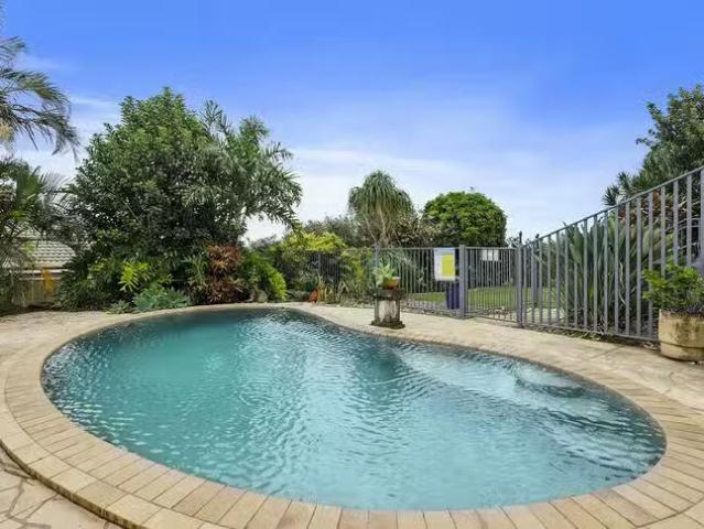 Just in! 87 Ash Drive, Banora Point, NSW 2486