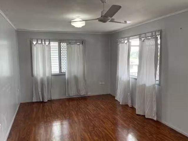 Cozy 8 Wilkins Street, West Gladstone, QLD 4680