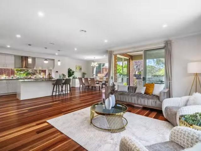 Deal! 8 Baranbali Drive, Vermont South, VIC 3133 House for R.