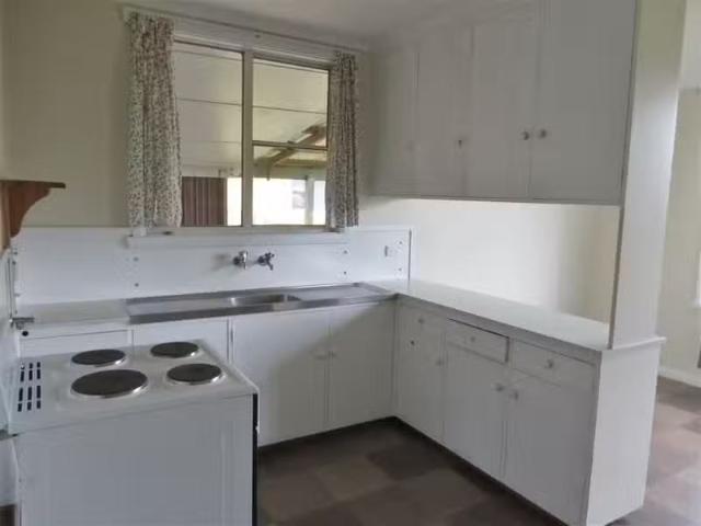 Nice 8 Belstead Street, ZEEHAN, TAS 7469 House for Rent