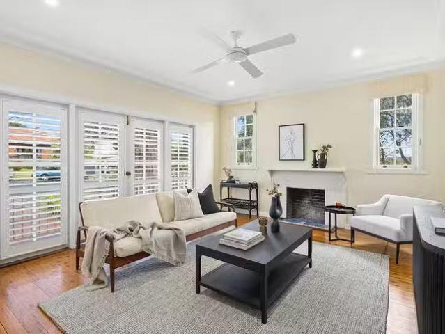 Unique 8 Byrarong Avenue, Mangerton, NSW 2500