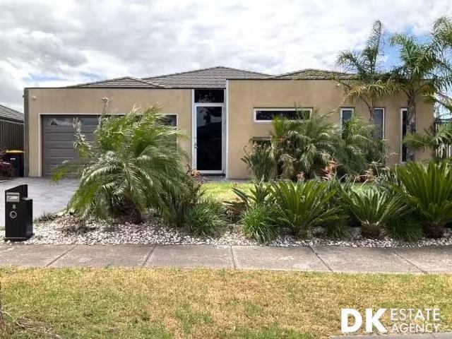 Just in! 8 Chelsea Court, Burnside Heights VIC 3023