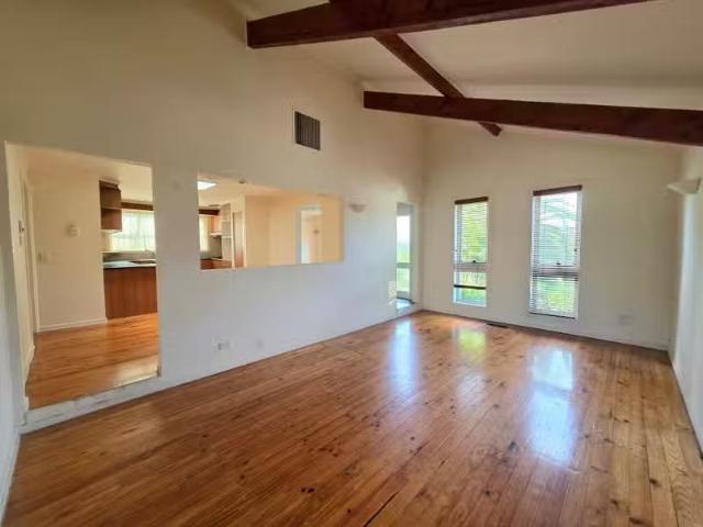 Cheap 8 Fiddian Court, Altona Meadows VIC 3028