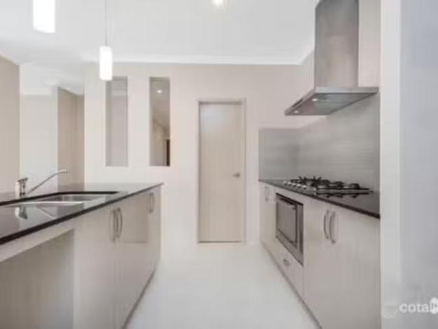 Nice 8 Flindell Way, Piara Waters, WA 6112