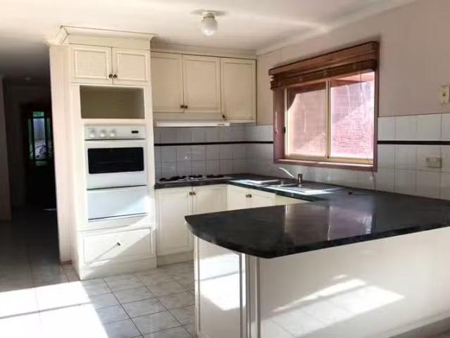 Just in! 8 Haigh Court, Altona Meadows VIC 3028