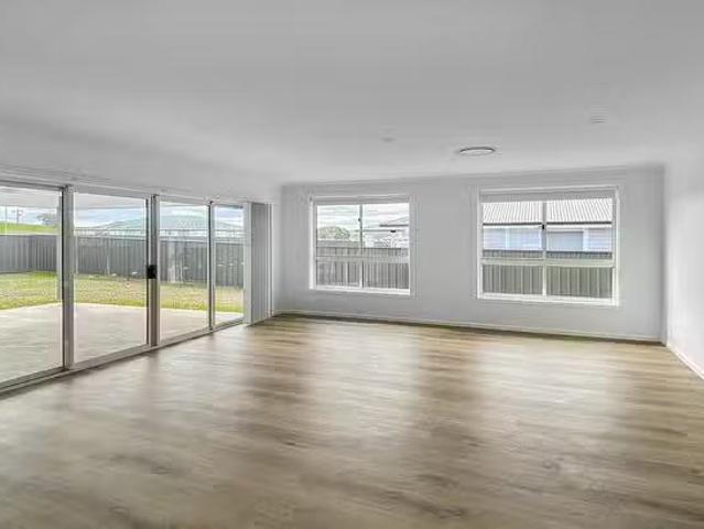 Cheap 8 Hone Creek Drive, Caerleon, NSW 2850
