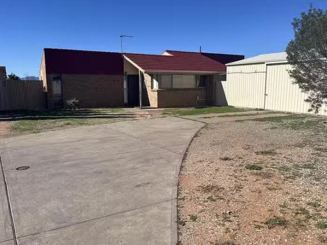 Nice 8 Hobbs Court, Port Augusta West, SA 5700