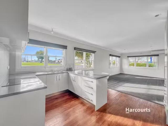 Cheap 8 James Street, ULVERSTONE, TAS 7315 House for Rent