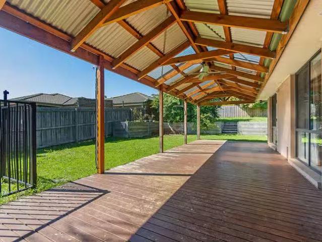Cheap 8 Janke Court, Carrum Downs, VIC 3201