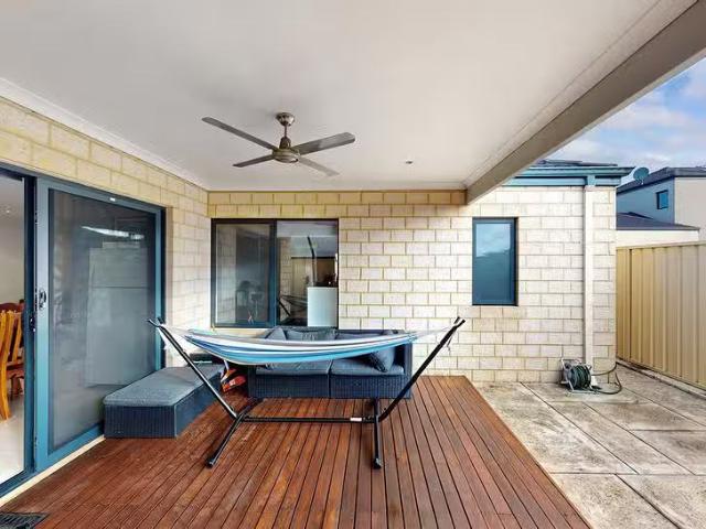 Deal! 8 Korab Link, Madeley, WA 6065