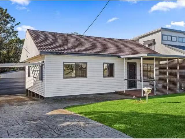 New 8 Lismore Street, BELLAMBI House for rent Listed by The L.