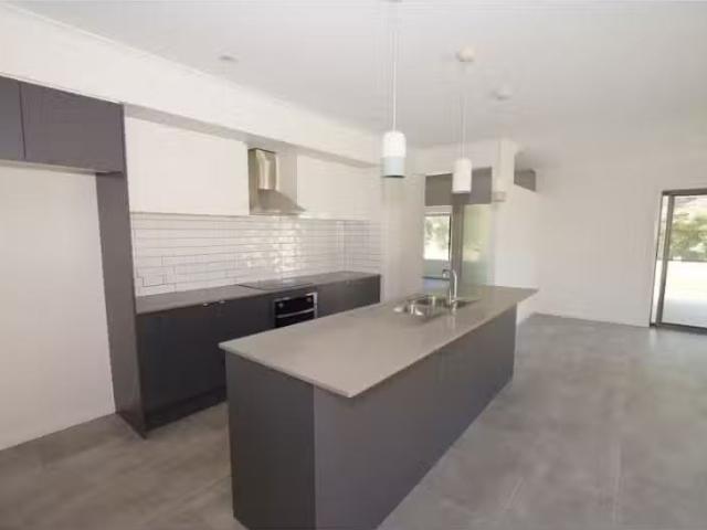 New 8 Little Cove Road, EMERALD BEACH House for rent Listed b.