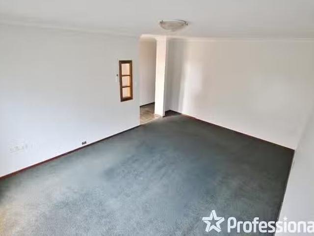 Just in! 8 Lorikeet Way, Gosnells, WA 6110