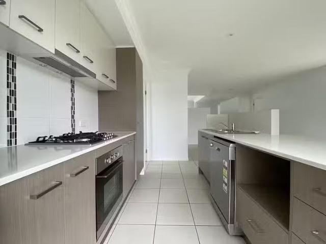 Unique 8 Madison Court, Redland Bay, QLD 4165