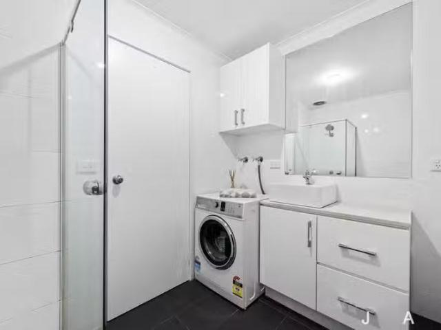 New 8 Maloney Street, Kensington VIC 3031