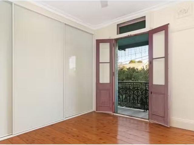 Cheap 8 Philpott Street, MARRICKVILLE House for rent Listed b.