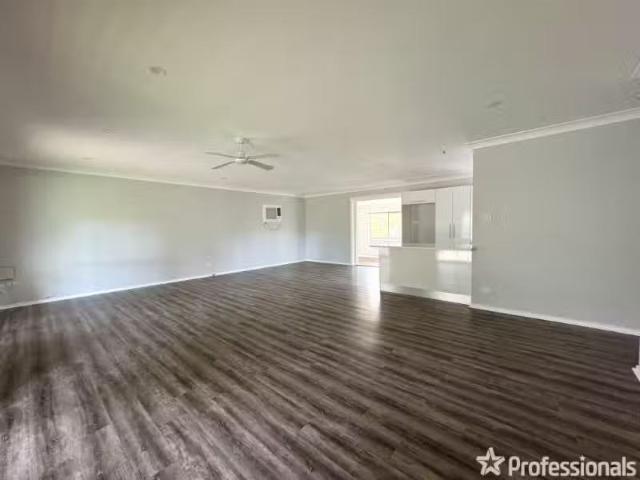 Charming 8 Rosewood Close, NOWRA House for rent Listed by Jor.