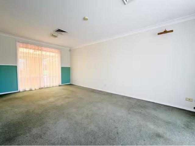 For Rent! 8 Selwyn Avenue, CAMBRIDGE GARDENS House for rent L.