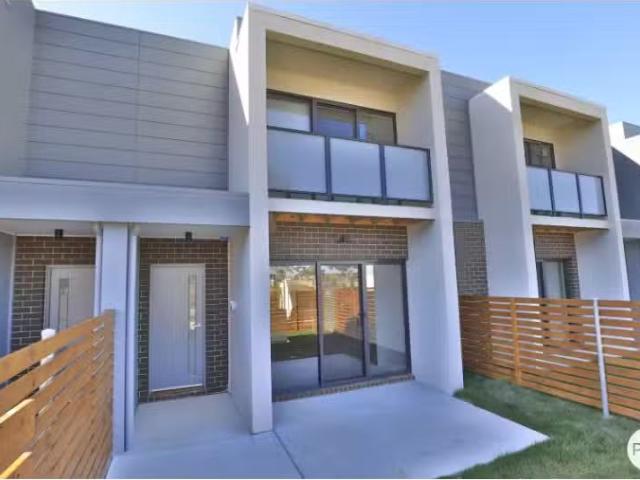 Charming 8A Rosenberg Street, THROSBY Townhouse for rent List.