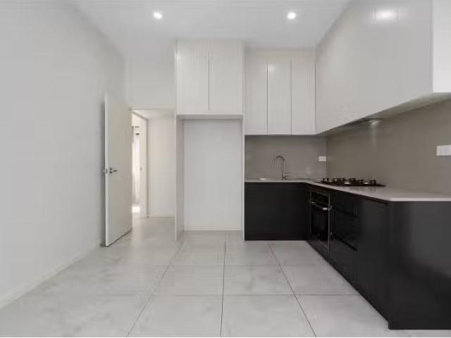 Cozy 8B Cole Street, Oran Park House for rent Listed by Danie.
