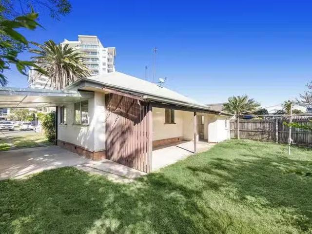 Rental! 8B Kingsford Smith Parade, Maroochydore, QLD 4558