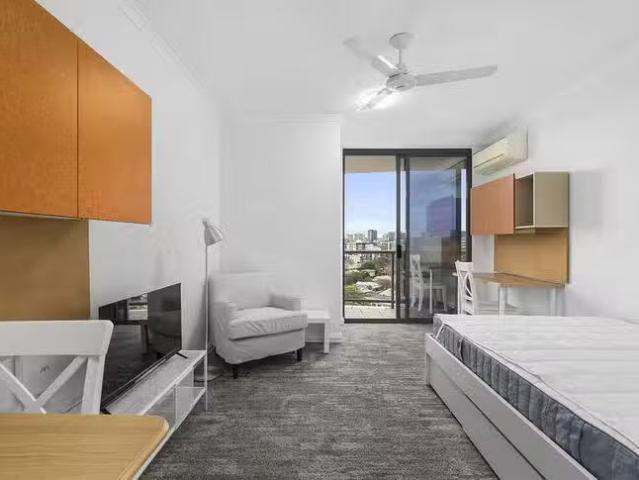 Nice 909/188 Shafston Avenue, Kangaroo Point, QLD 4169