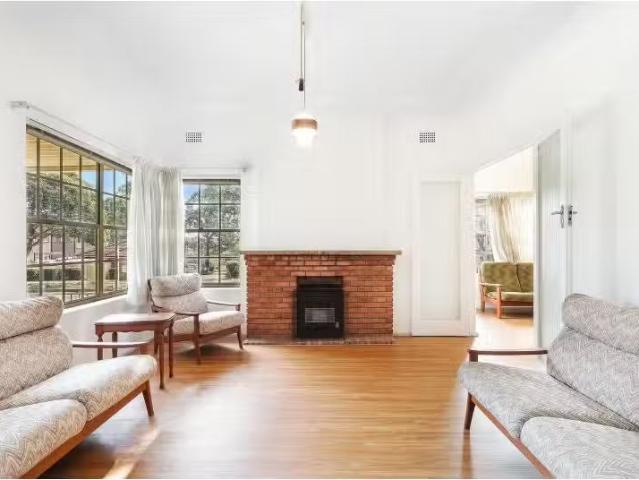 Just in! 90 Monaro Avenue, Kingsgrove House for rent Listed b.